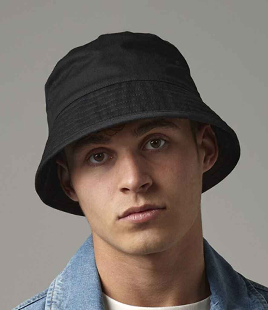 model image of beechfield organic cotton bucket hat in black